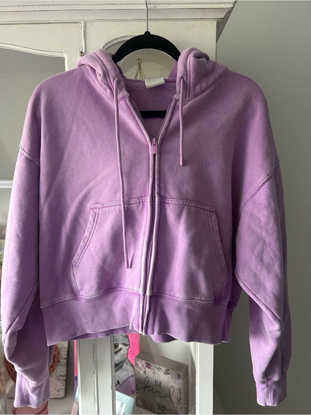 Aritzia Boxy fit crop hoodie